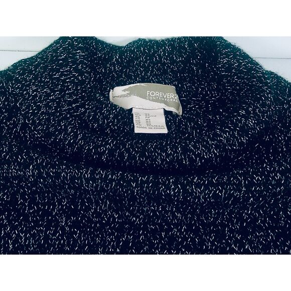 FOREVER 21 WOMENS BLACK & SILVER METALLIC LONG SLEEVE CROP TOP. SIZE XS - Picture 3 of 5